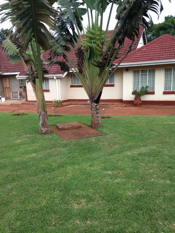Palm Villa Harare Bagian luar foto